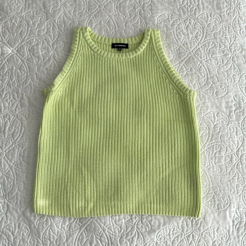 525 AMERICA sweater. Breathable 100% cotton! Summery light lime! Like New!